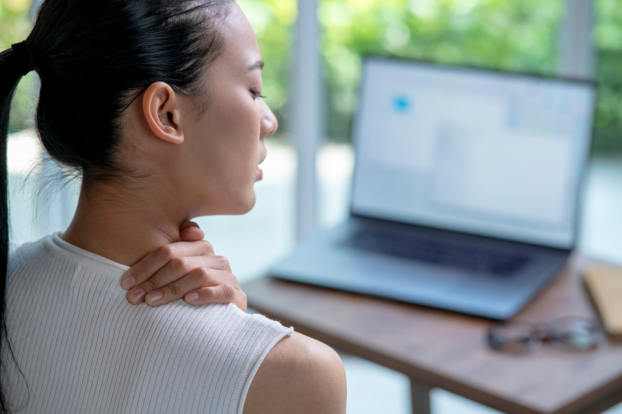 Что помогает при боли в шее? Как избавиться от боли в шее?