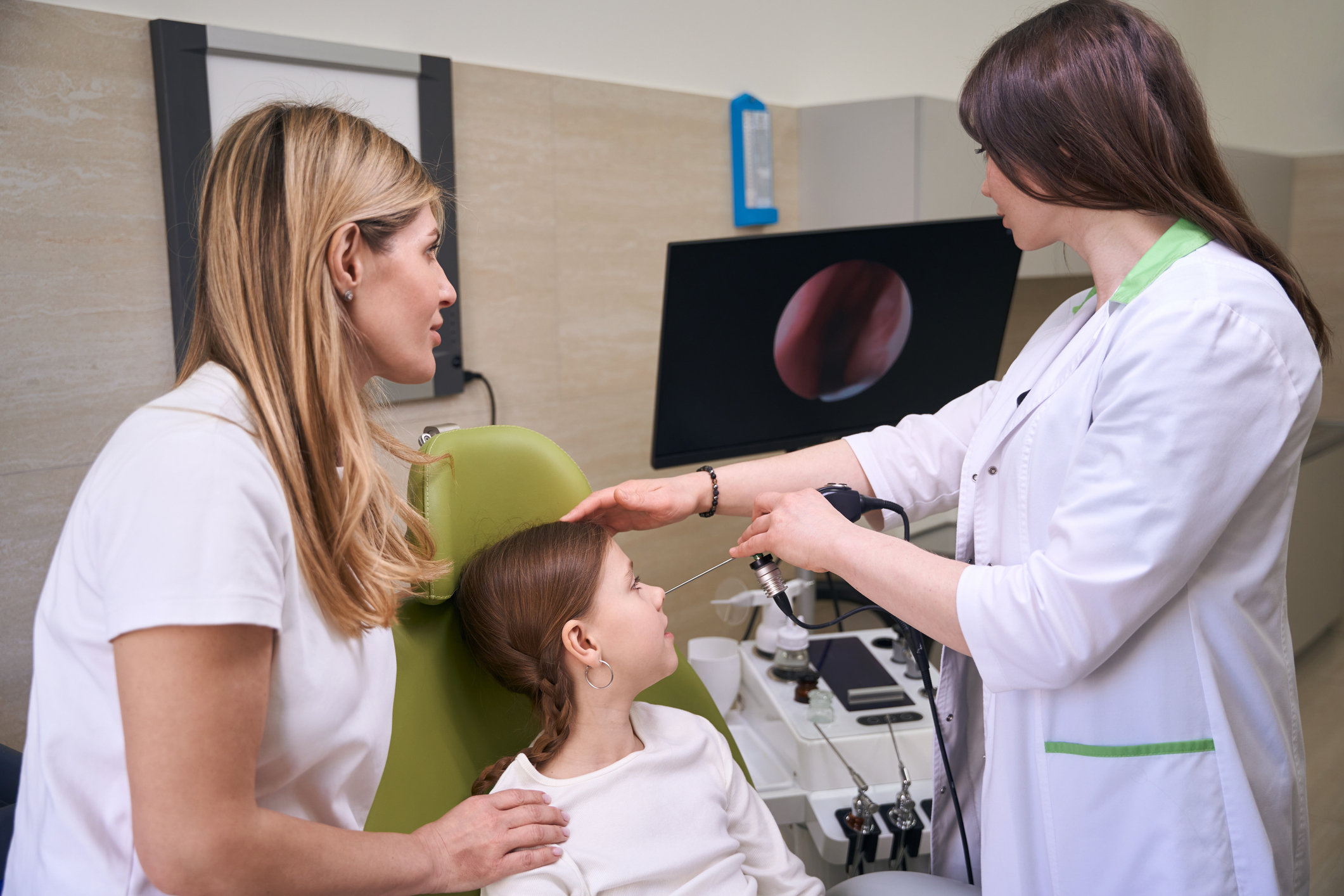 Каковы симптомы аденоидов и как проводится операция на аденоидах?