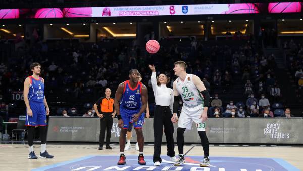 Первый бросок от Демет Özdemir