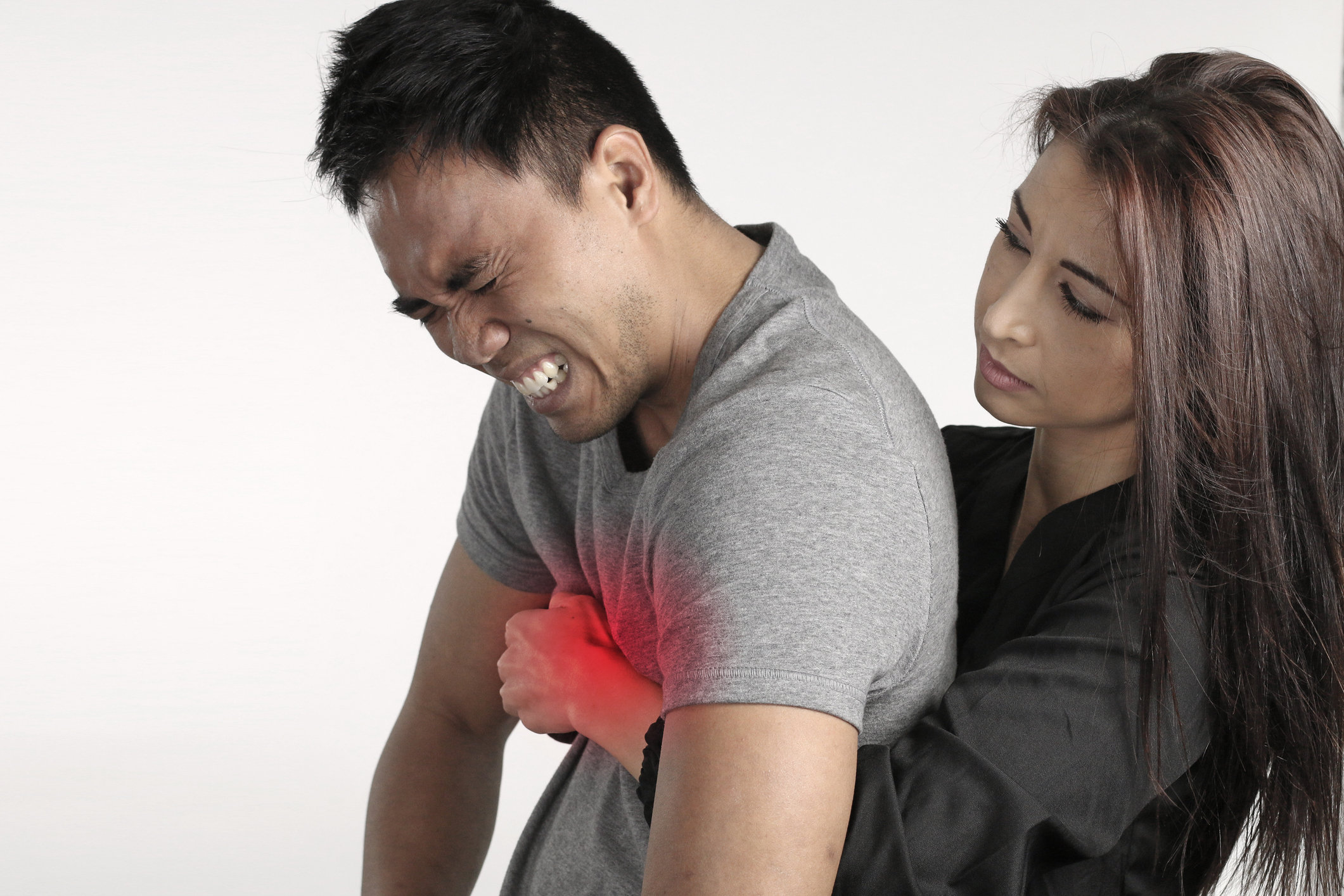 Что такое манёвр Хеймлиха и как его применять?