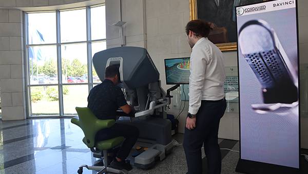 Робот-симулятор в Anadolu Sağlık Merkezi