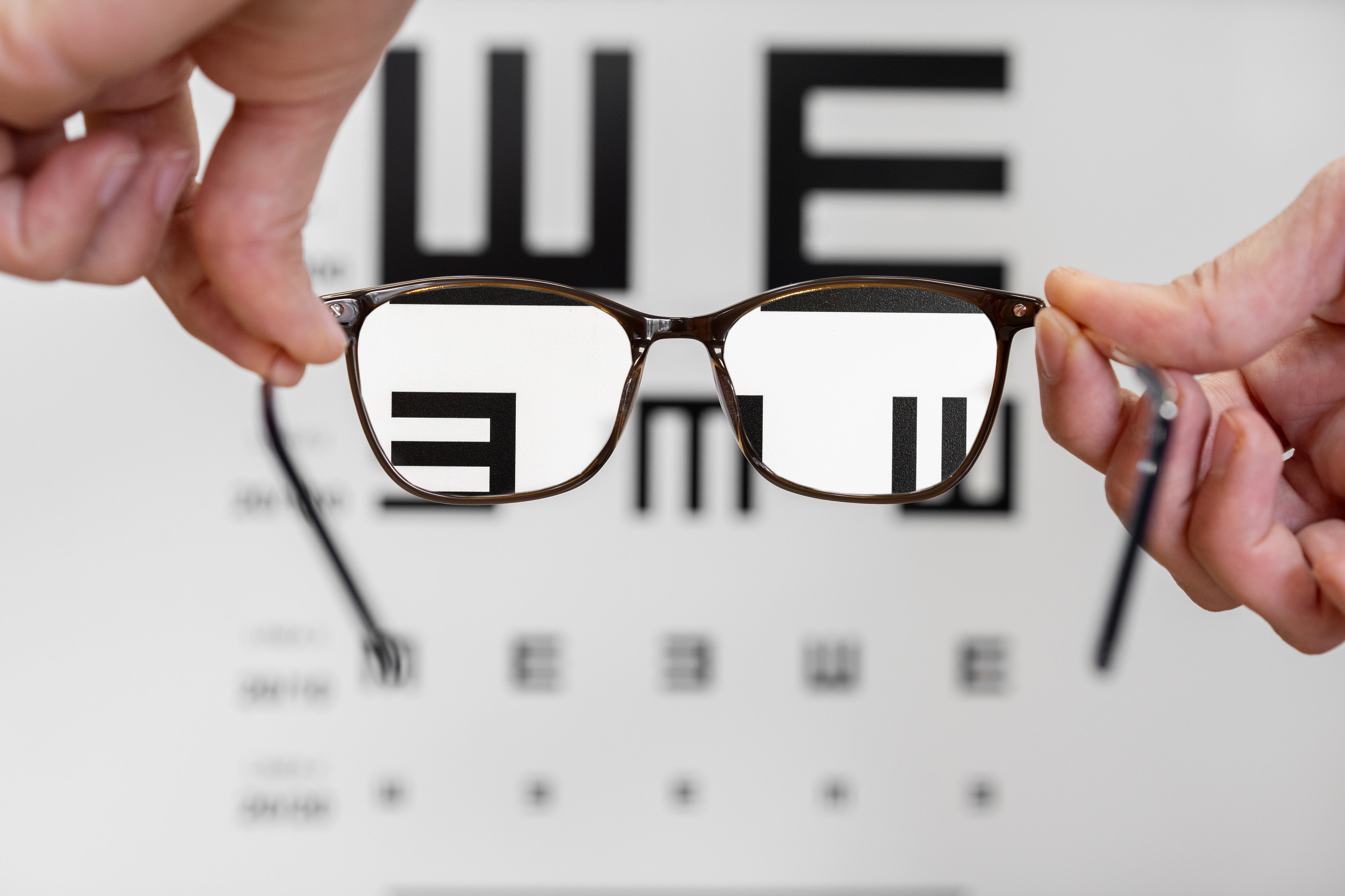 Долгое время, проведенное перед экраном, может вызвать миопию